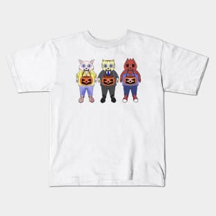 Three feline friends ready for Halloween Kids T-Shirt